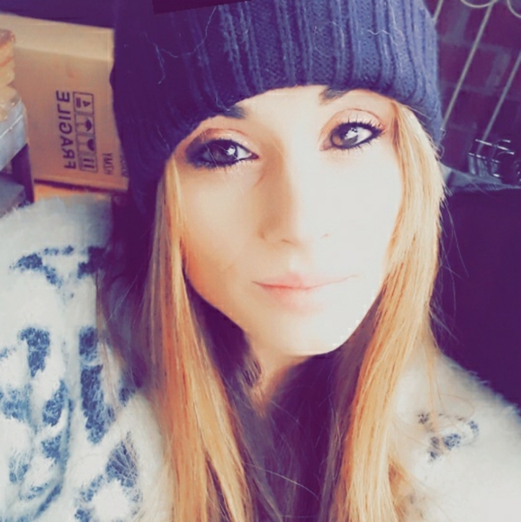 Meet your Posher, Jessica - Picture 13 of 16